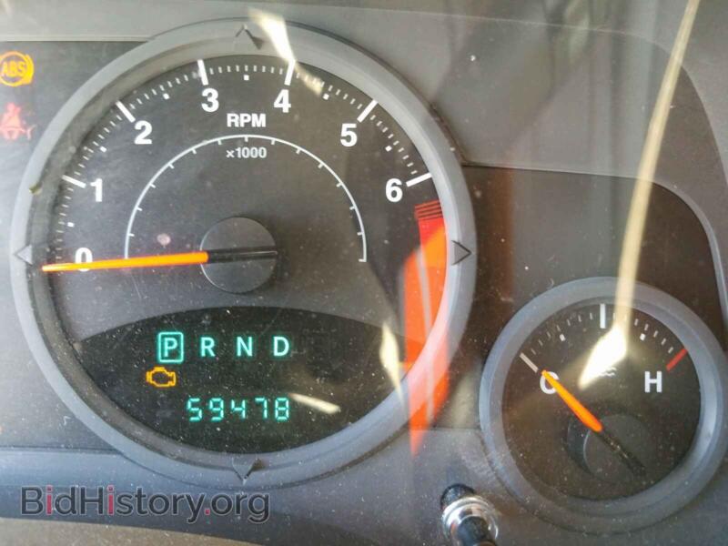 2007 Jeep COMPASS (VIN 1J8FT47W97D118742) — photo 8 of 10