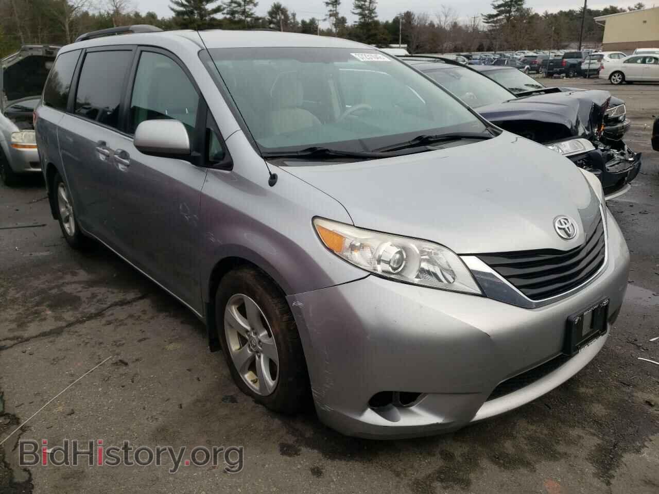 Фотография 5TDKK3DC3CS243294 - TOYOTA SIENNA 2012