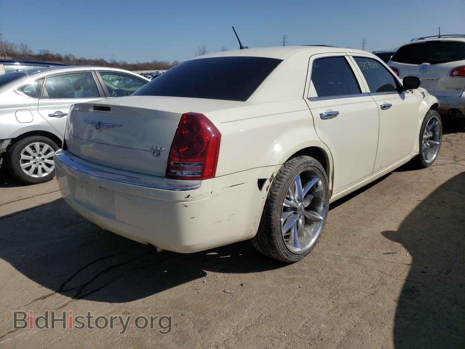 2008 CHRYSLER 300 - VIN: 2C3KA63H68H132170 - Фото 4
