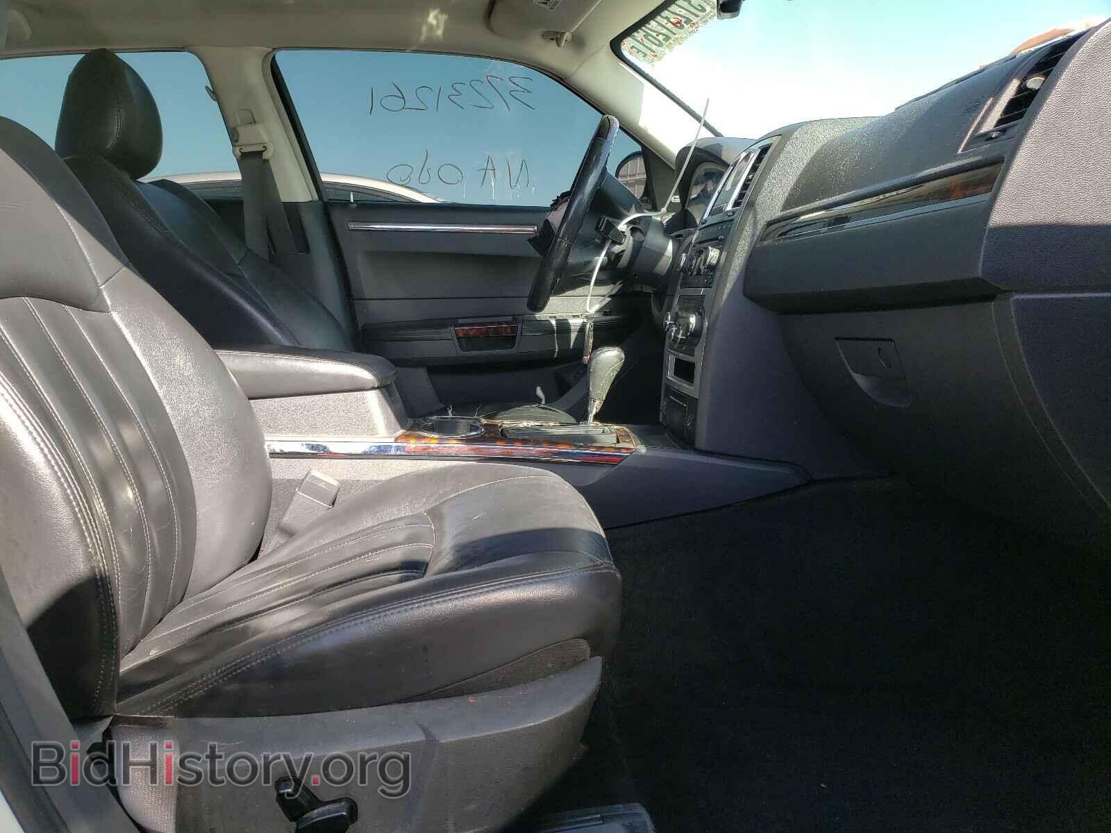 2008 CHRYSLER 300 - VIN: 2C3KA63H68H132170 - Фото 5