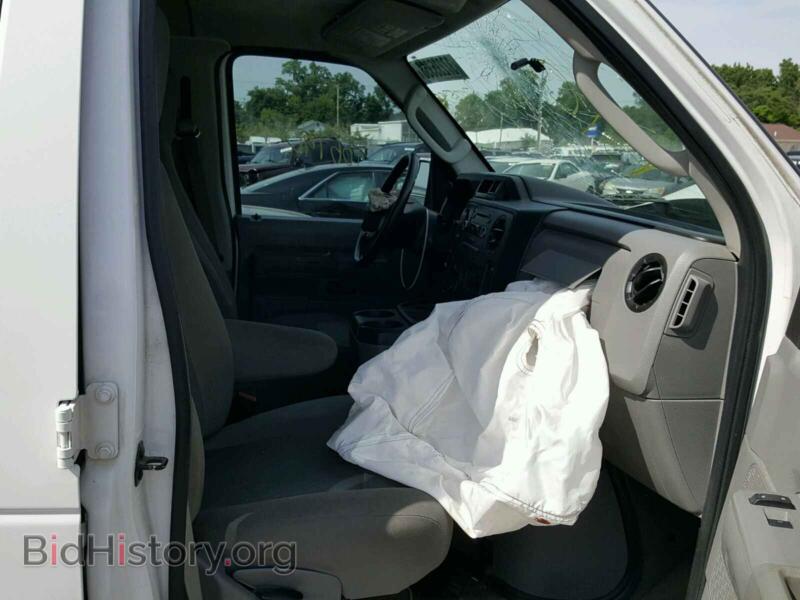 2014 Ford ECONOLINE (VIN 1FBSS3BL9EDB03921) — фото 5 из 10