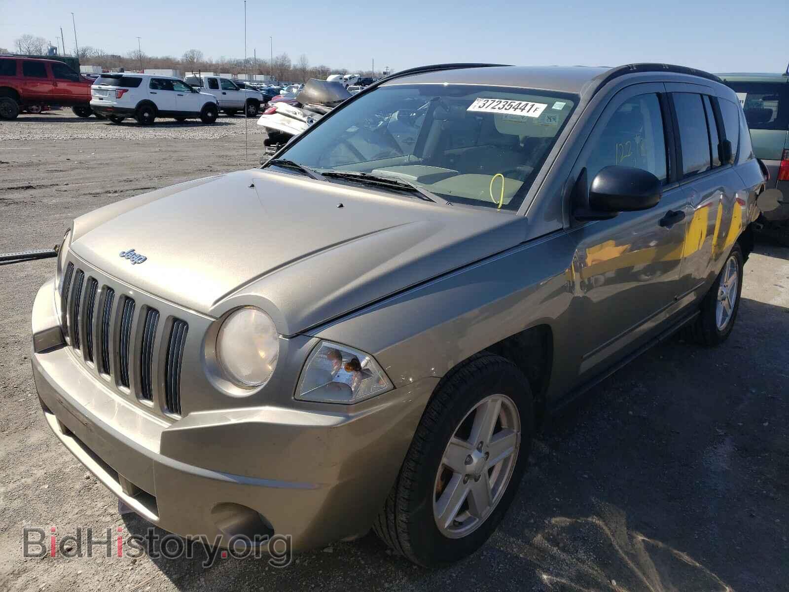2008 JEEP COMPASS - VIN: 1J8FT47068D708748 - Фото 2