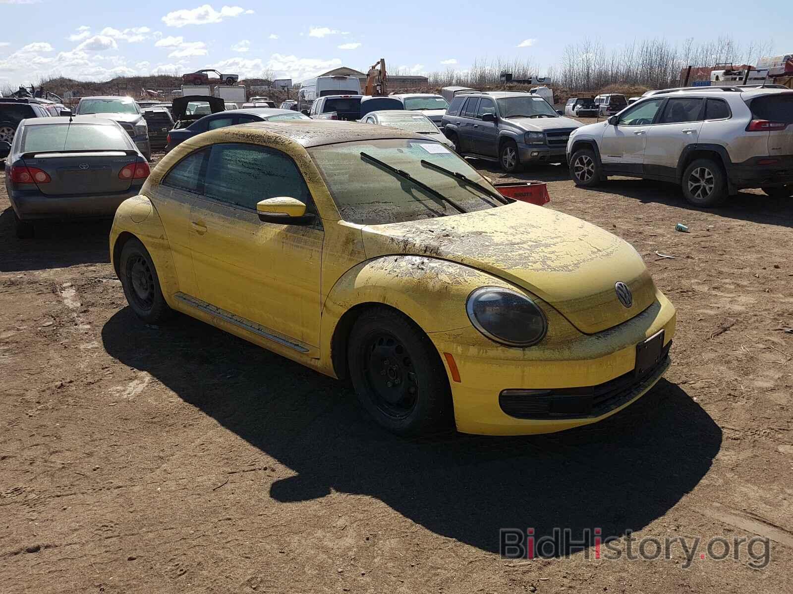 Photo 3VWJX7AT6DM668211 - VOLKSWAGEN BEETLE 2013