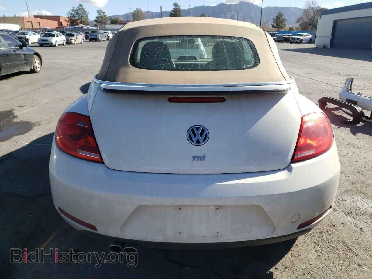 2013 VOLKSWAGEN BEETLE - VIN: 3VW5L7AT5DM821139 - Фото 6