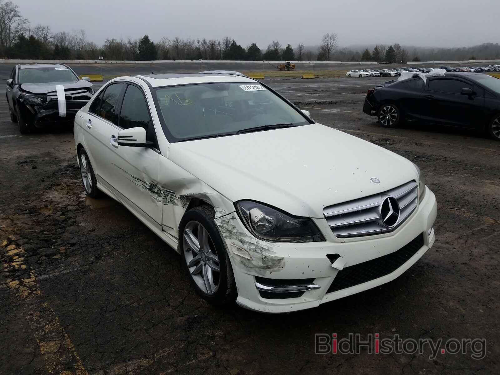 Photo WDDGF4HB1CA729123 - MERCEDES-BENZ C CLASS 2012