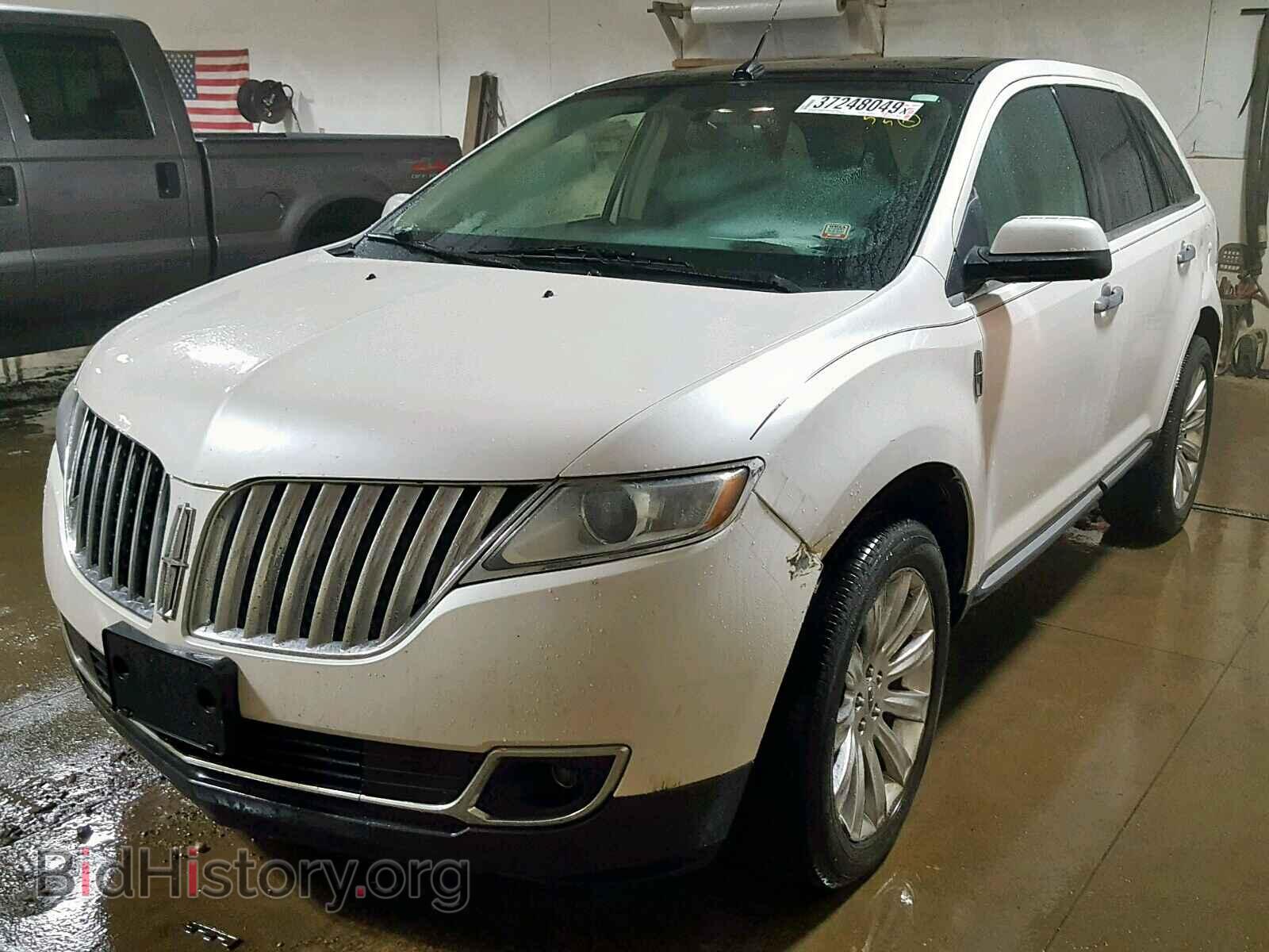 2011 LINCOLN MKX - VIN: 2LMDJ8JK9BBJ30891 - Photo 2