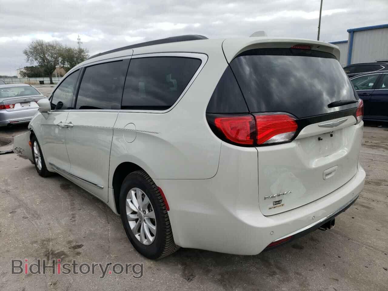 2017 CHRYSLER PACIFICA - VIN: 2C4RC1BG5HR703948 - Фото 2