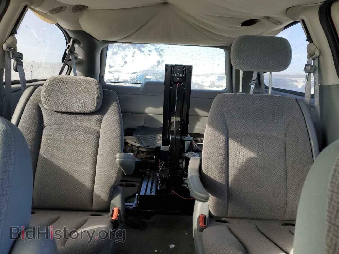2006 CHRYSLER MINIVAN - VIN: 2A4GP44R56R831724 - Фото 10