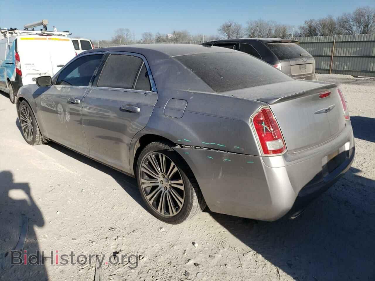 2013 CHRYSLER 300 - VIN: 2C3CCABT5DH651597 - Фото 2