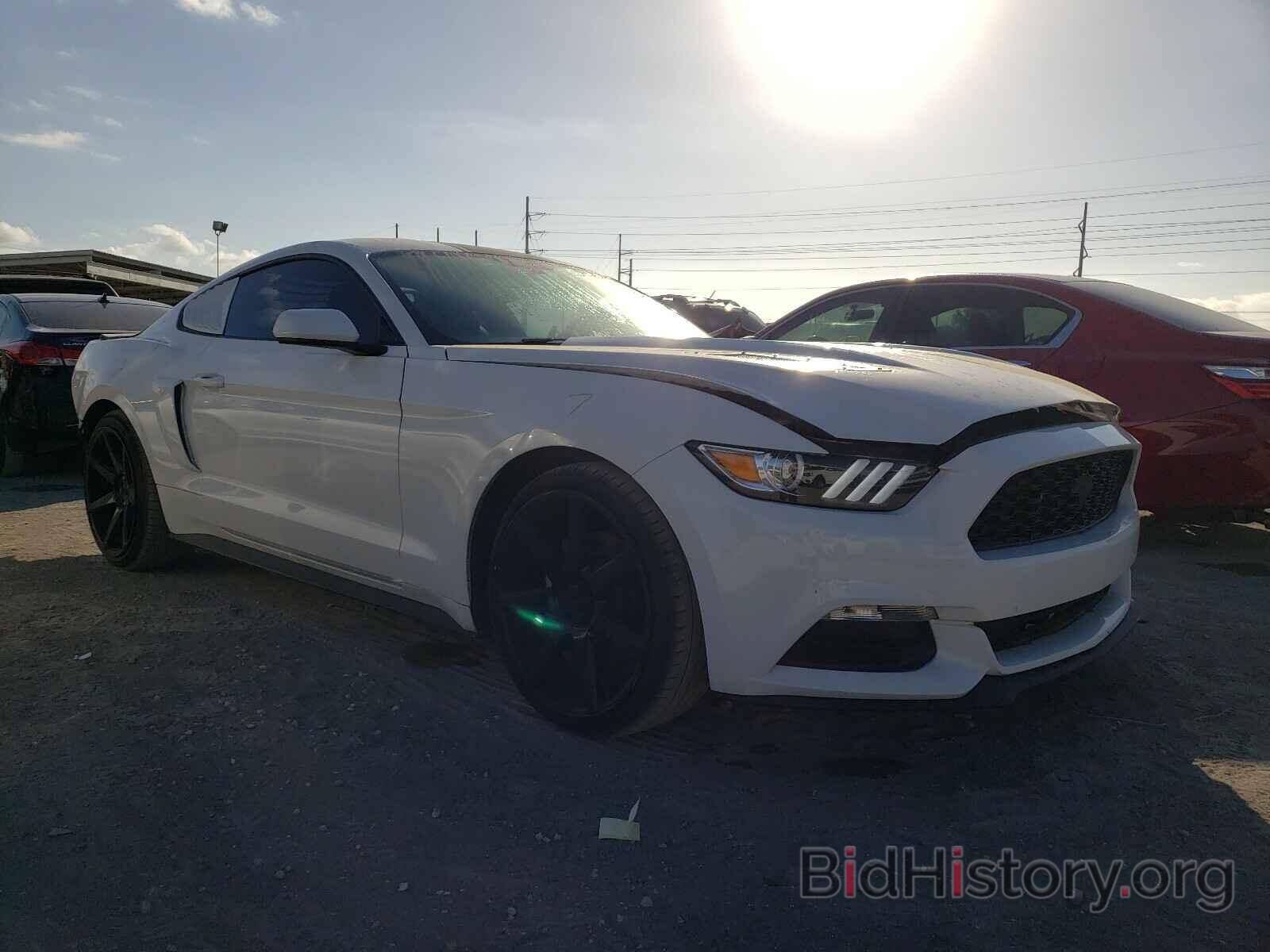 Photo 1FA6P8AM2G5301555 - FORD MUSTANG 2016