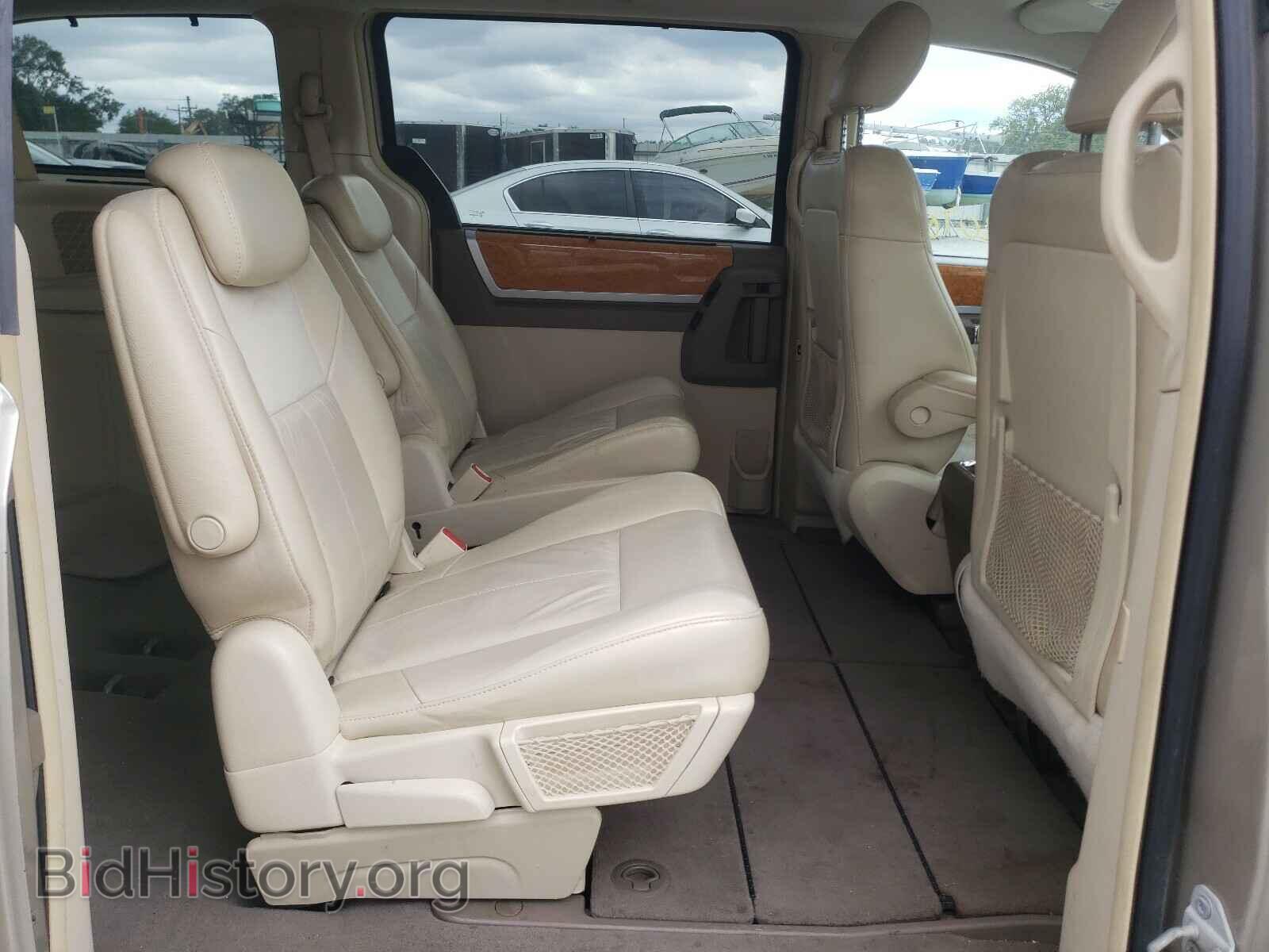 2009 CHRYSLER MINIVAN - VIN: 2A8HR64X39R624907 - Фото 6