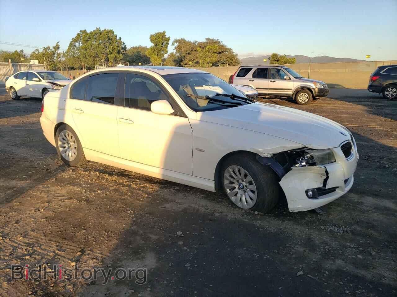 2009 BMW 3 SERIES - VIN: WBAPH57589NL79655 - Фото 4