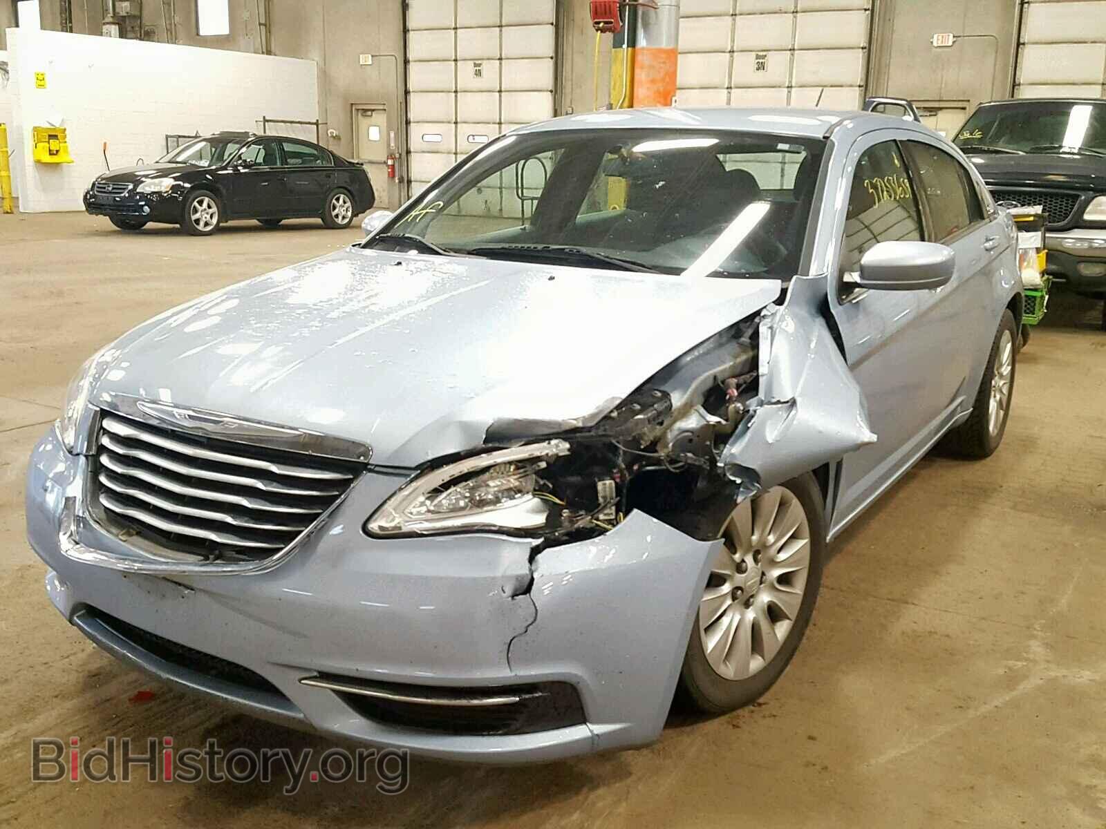 2013 CHRYSLER 200 - VIN: 1C3CCBAG2DN721932 - Photo 2