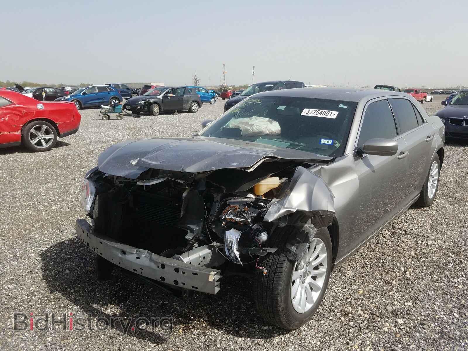 2014 CHRYSLER 300 - VIN: 2C3CCAAG4EH232615 - Фото 2