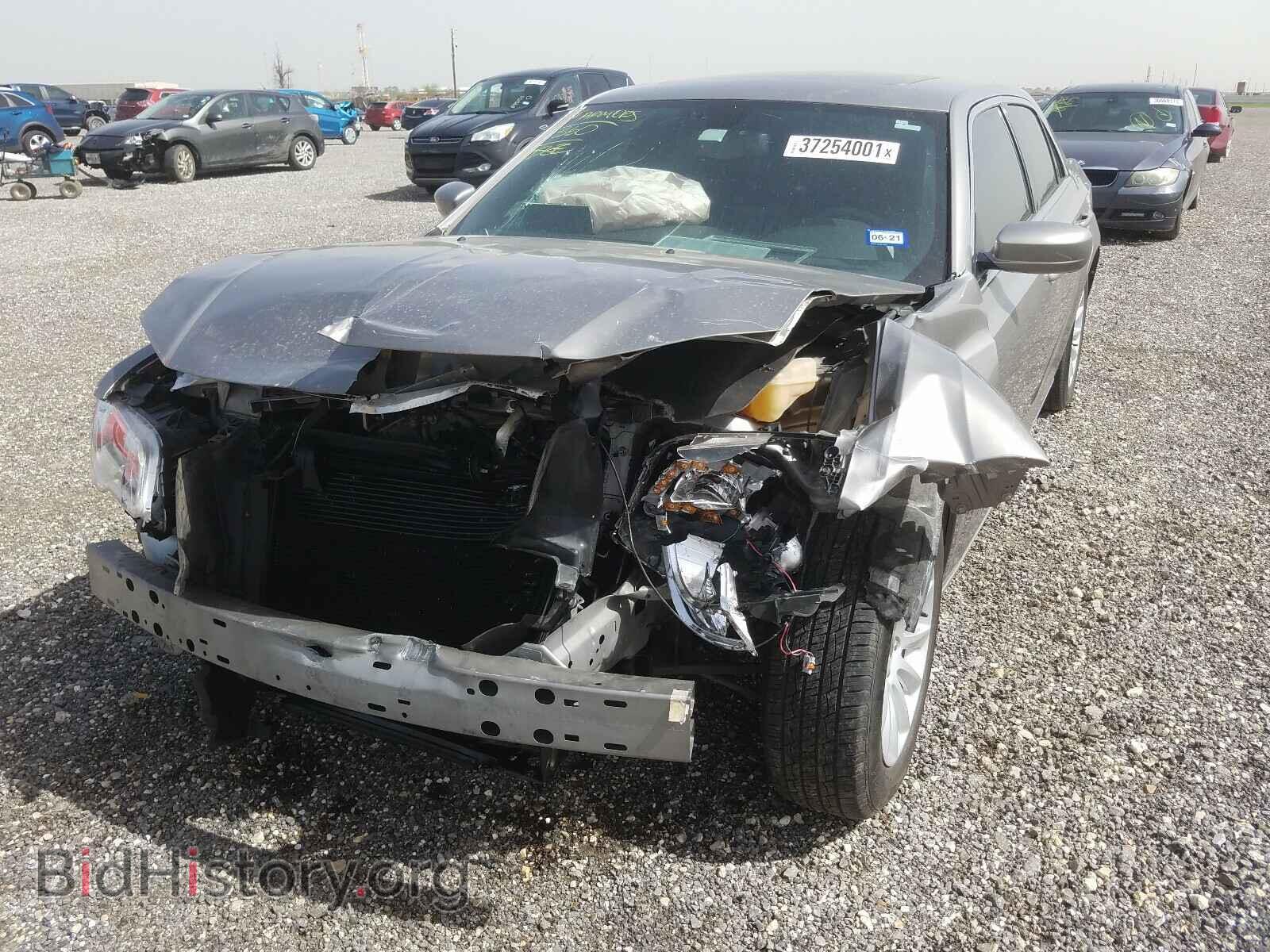 2014 CHRYSLER 300 - VIN: 2C3CCAAG4EH232615 - Фото 9