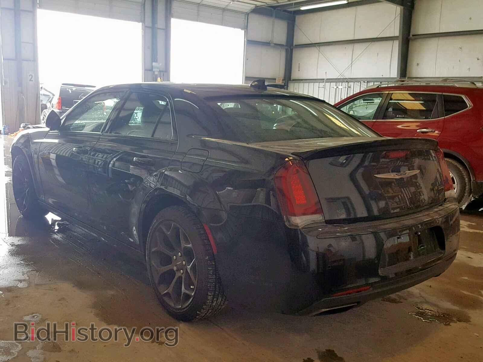 2019 CHRYSLER 300 - VIN: 2C3CCABT2KH590884 - Фото 3
