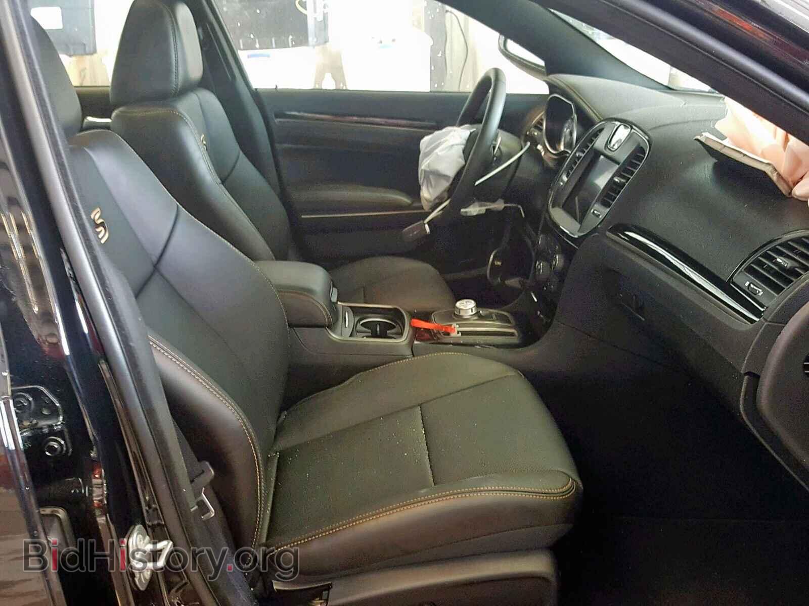 2019 CHRYSLER 300 - VIN: 2C3CCABT2KH590884 - Фото 5