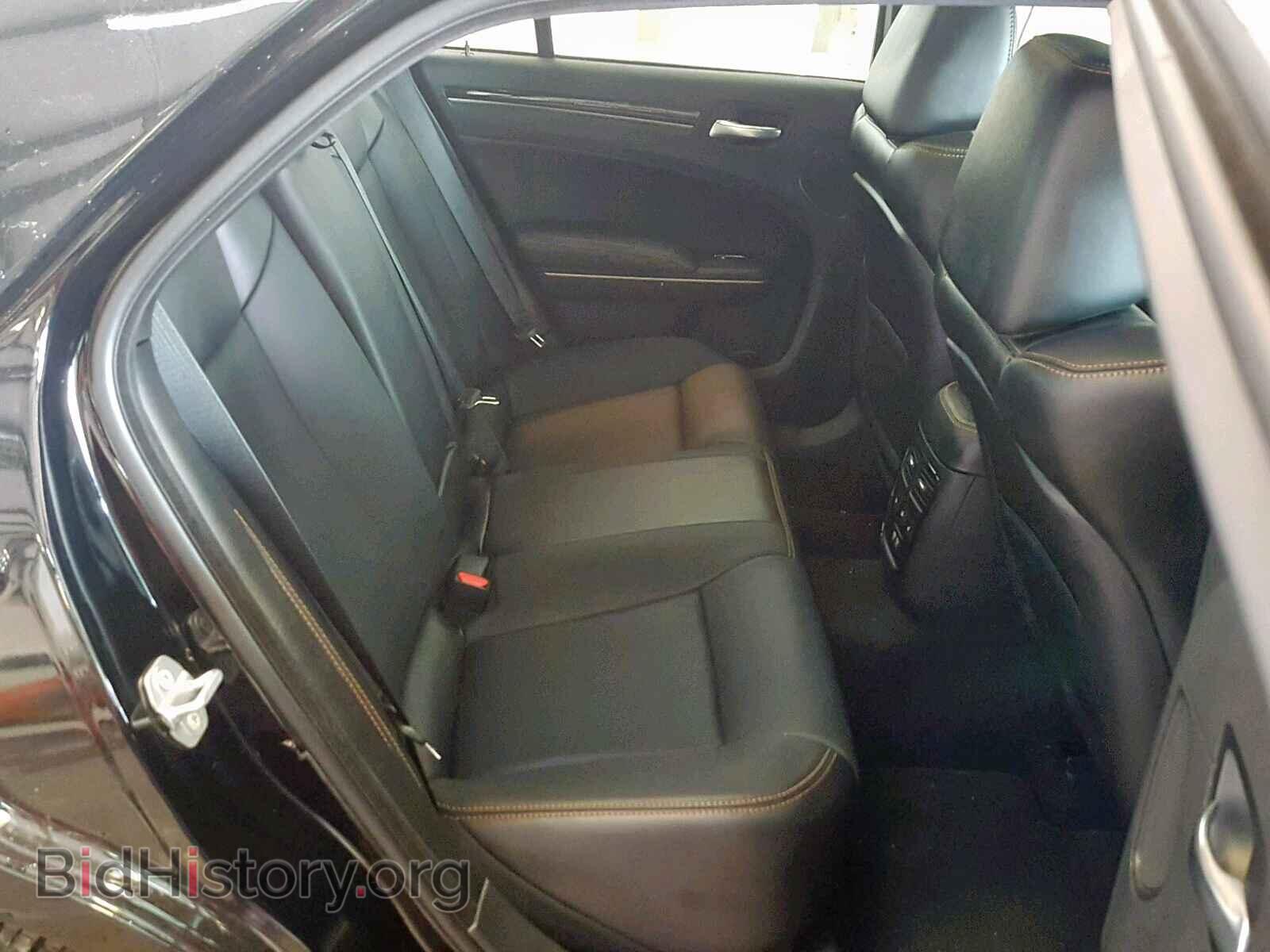 2019 CHRYSLER 300 - VIN: 2C3CCABT2KH590884 - Фото 6