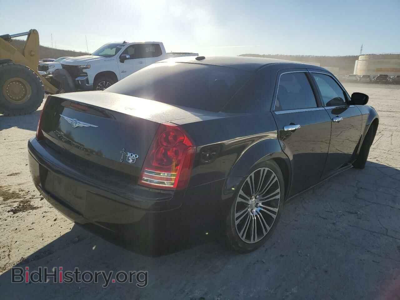 2010 CHRYSLER 300 - VIN: 2C3CA2CV5AH329047 - Фото 3