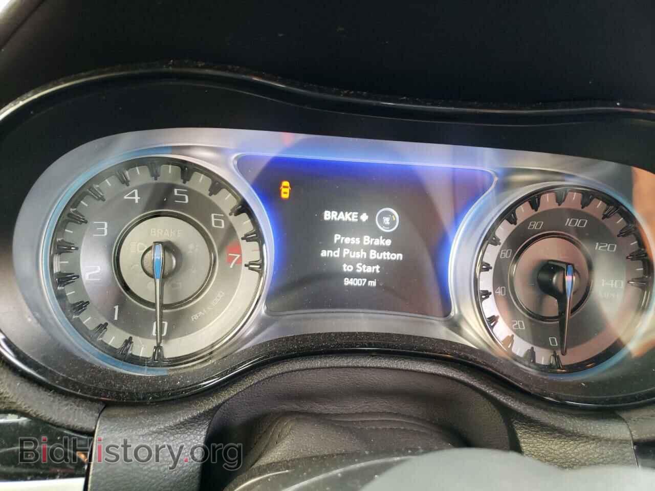 2018 CHRYSLER 300 - VIN: 2C3CCABG3JH313856 - Фото 9