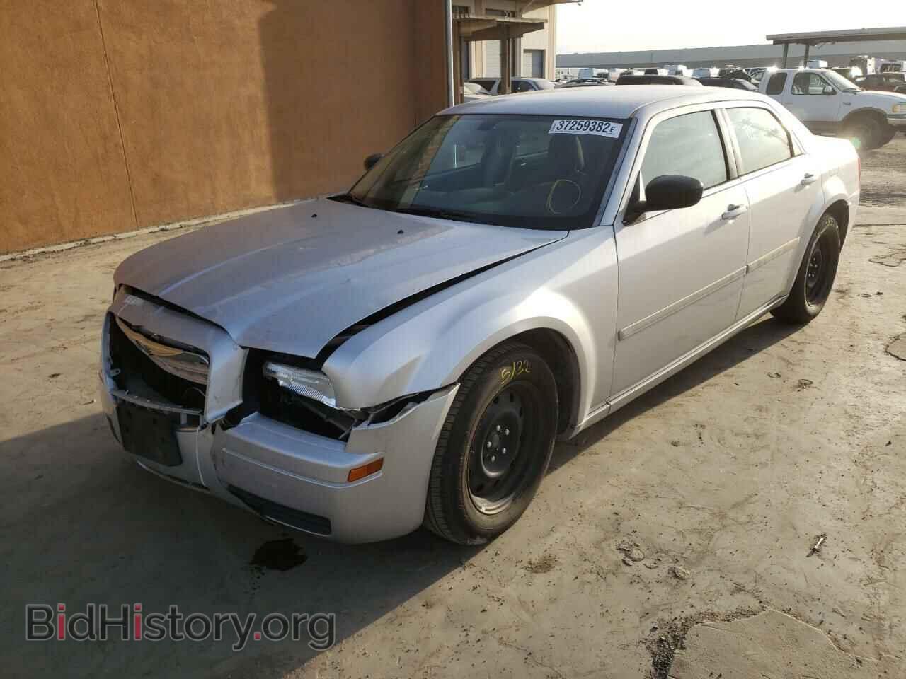 2006 CHRYSLER 300 - VIN: 2C3KA43R86H367454 - Фото 2