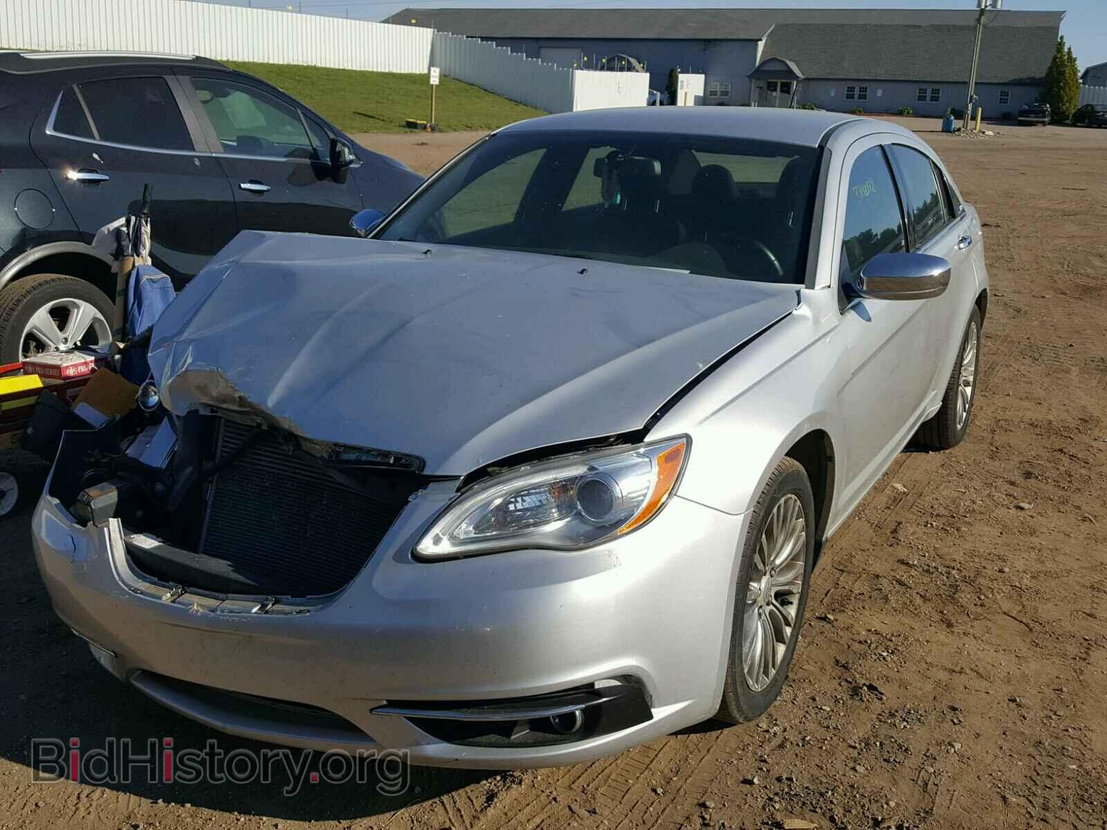 2012 CHRYSLER 200 - VIN: 1C3CCBCB9CN257568 - Фото 2