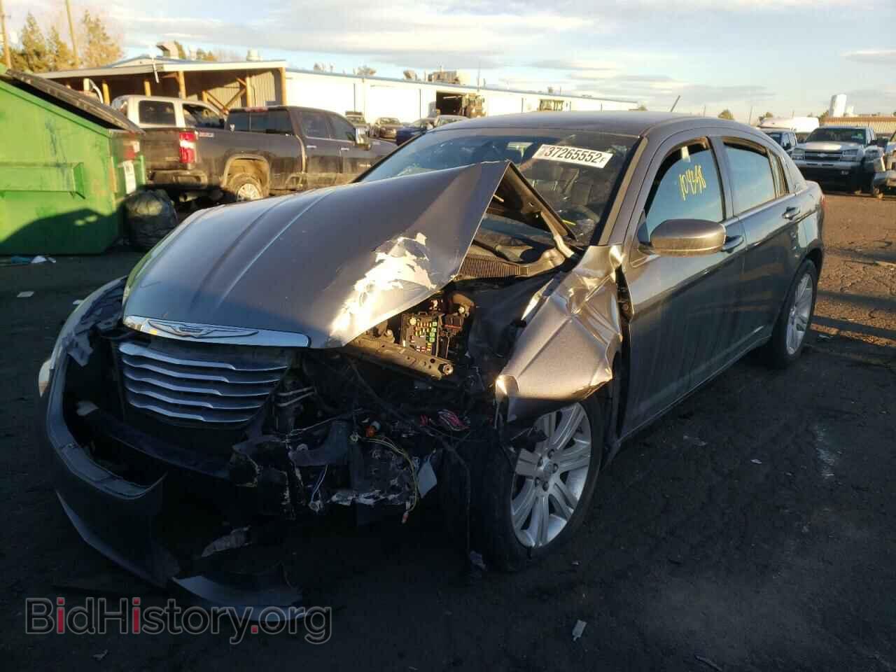 2013 CHRYSLER 200 - VIN: 1C3CCBAB4DN671992 - Фото 2
