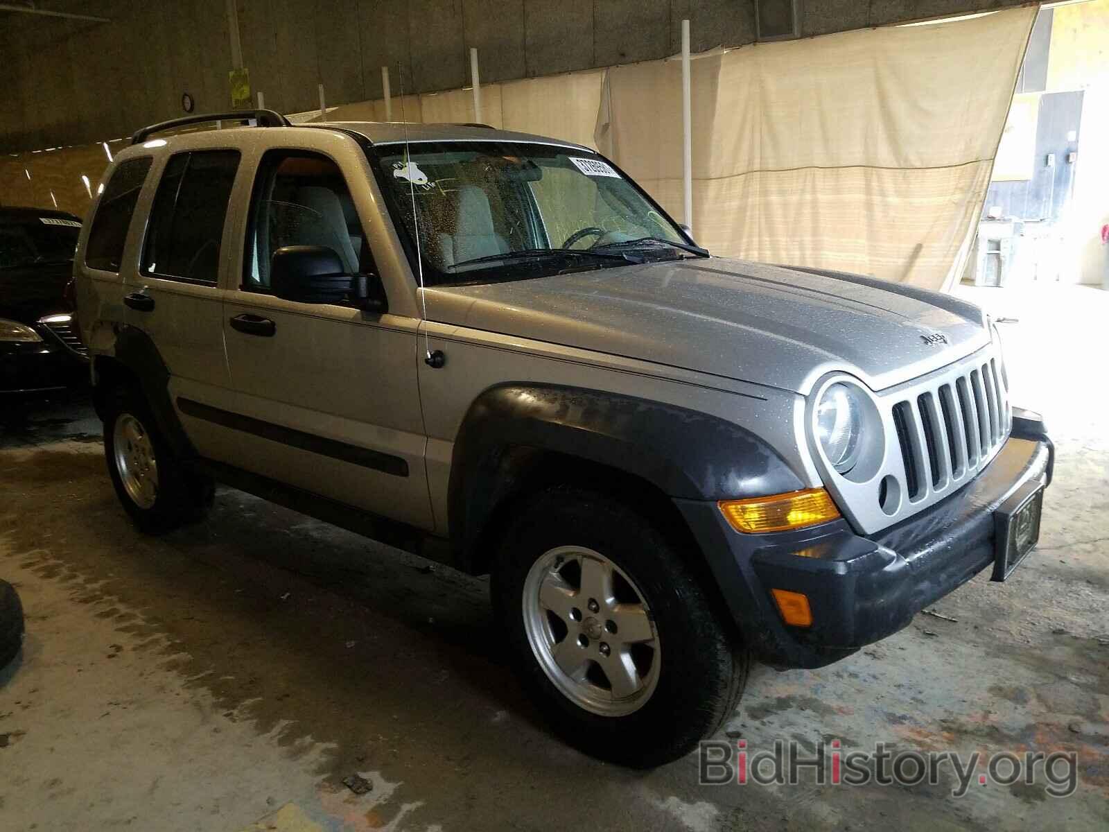 Photo 1J4GL48KX7W671793 - JEEP LIBERTY 2007