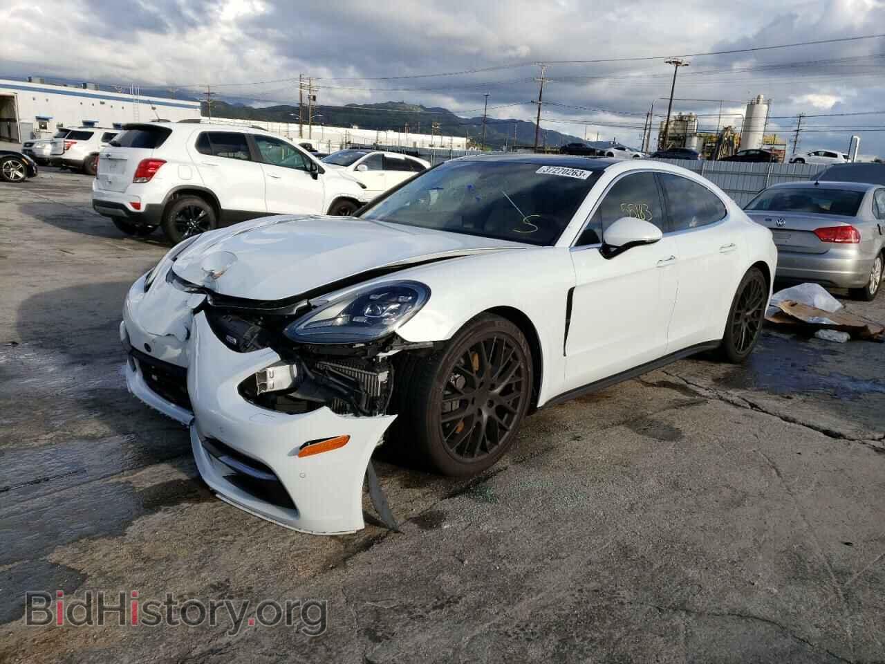 Фотография WP0AB2A76JL134923 - PORSCHE PANAMERA 2018