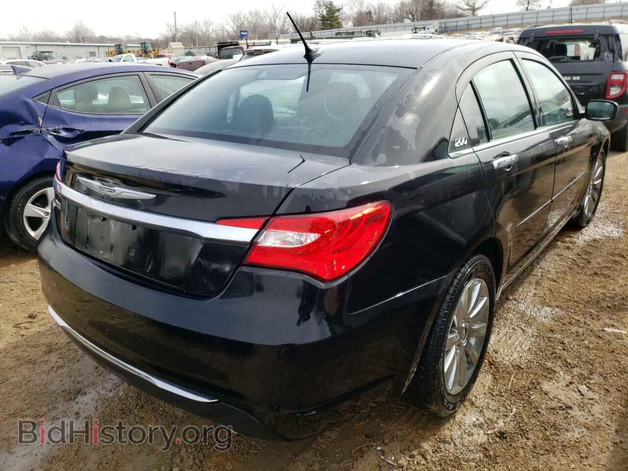 2013 CHRYSLER 200 - VIN: 1C3CCBCG3DN607824 - Фото 4