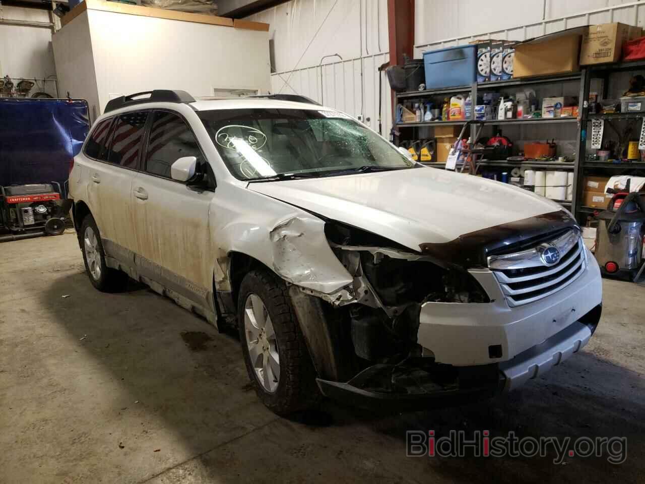 Photo 4S4BRBKC8B3418031 - SUBARU OUTBACK 2011