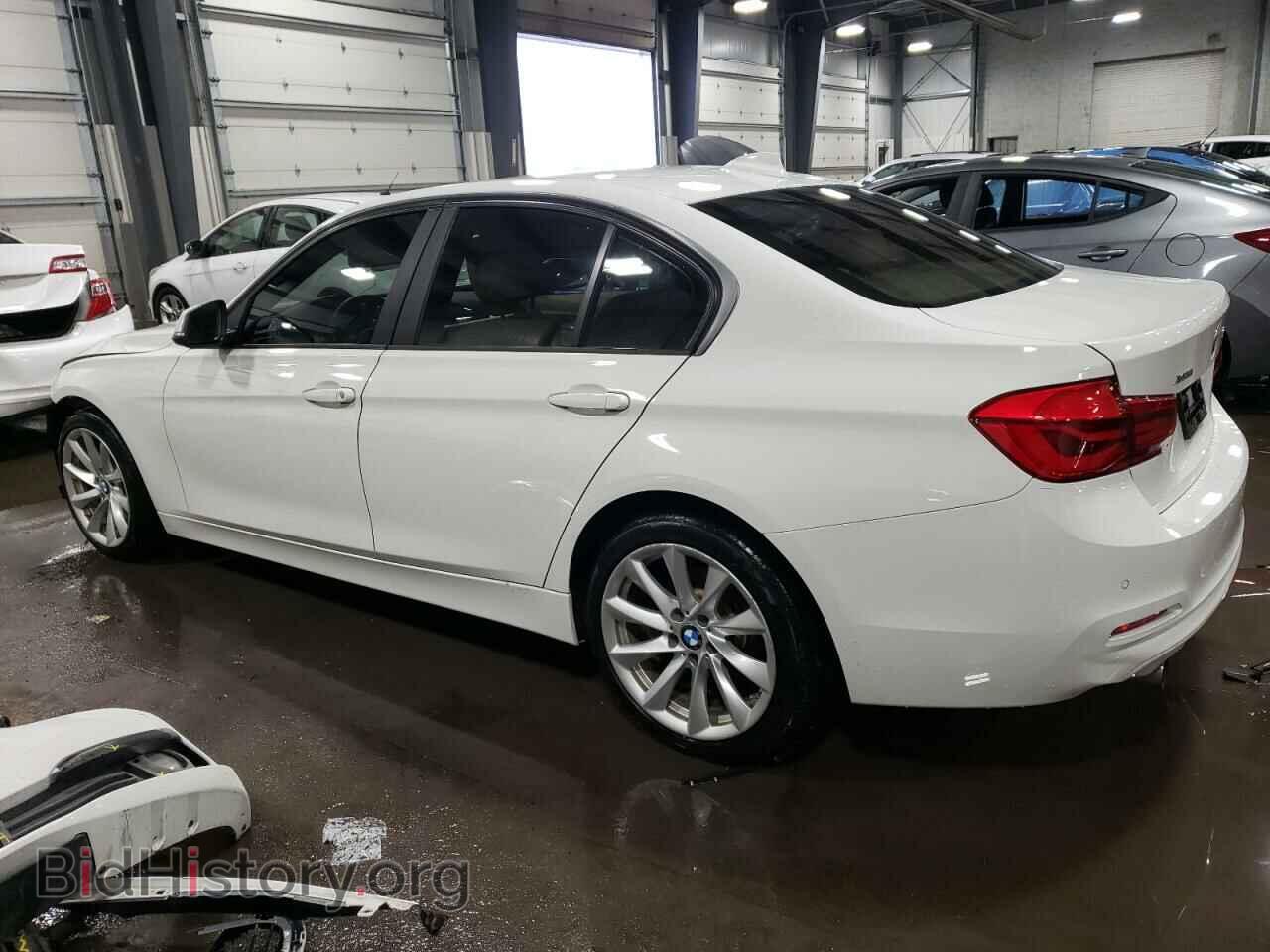 2016 BMW 3 SERIES - VIN: WBA8E5G58GNU21901 - Фото 2