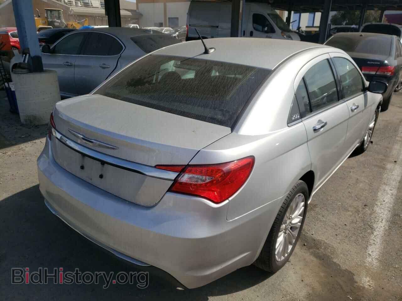 2011 CHRYSLER 200 - VIN: 1C3BC2FG9BN556074 - Фото 4