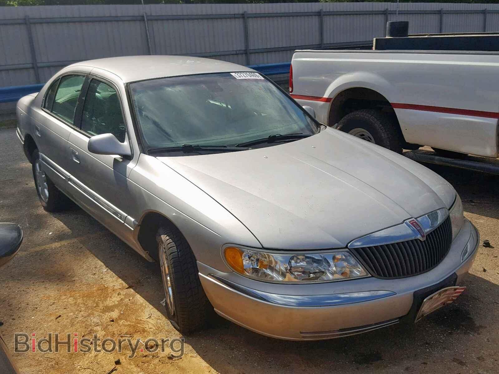 Photo 1LNHM97VX2Y697755 - LINCOLN CONTINENTL 2002