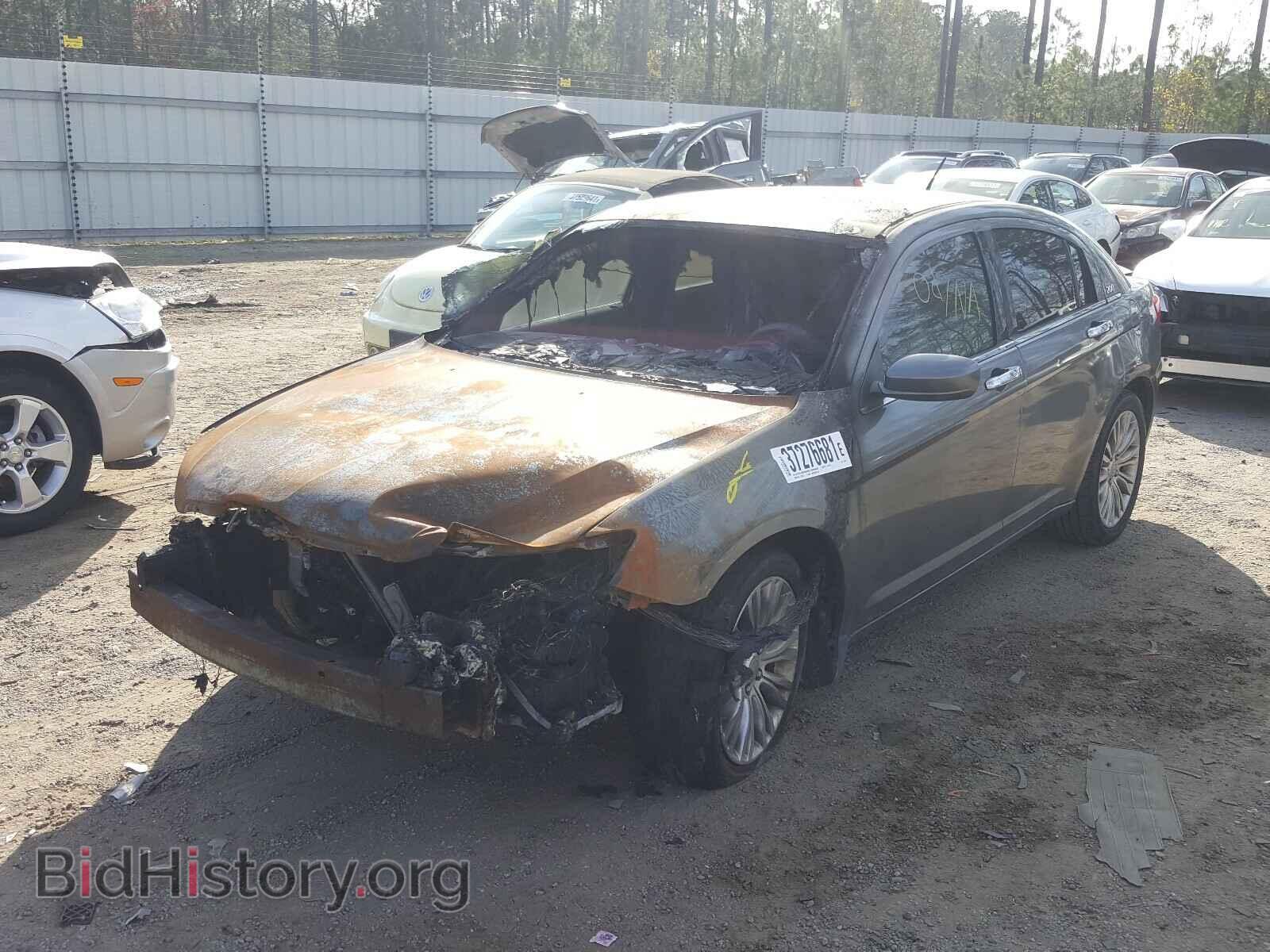 2012 CHRYSLER 200 - VIN: 1C3CCBAB5CN113552 - Фото 2
