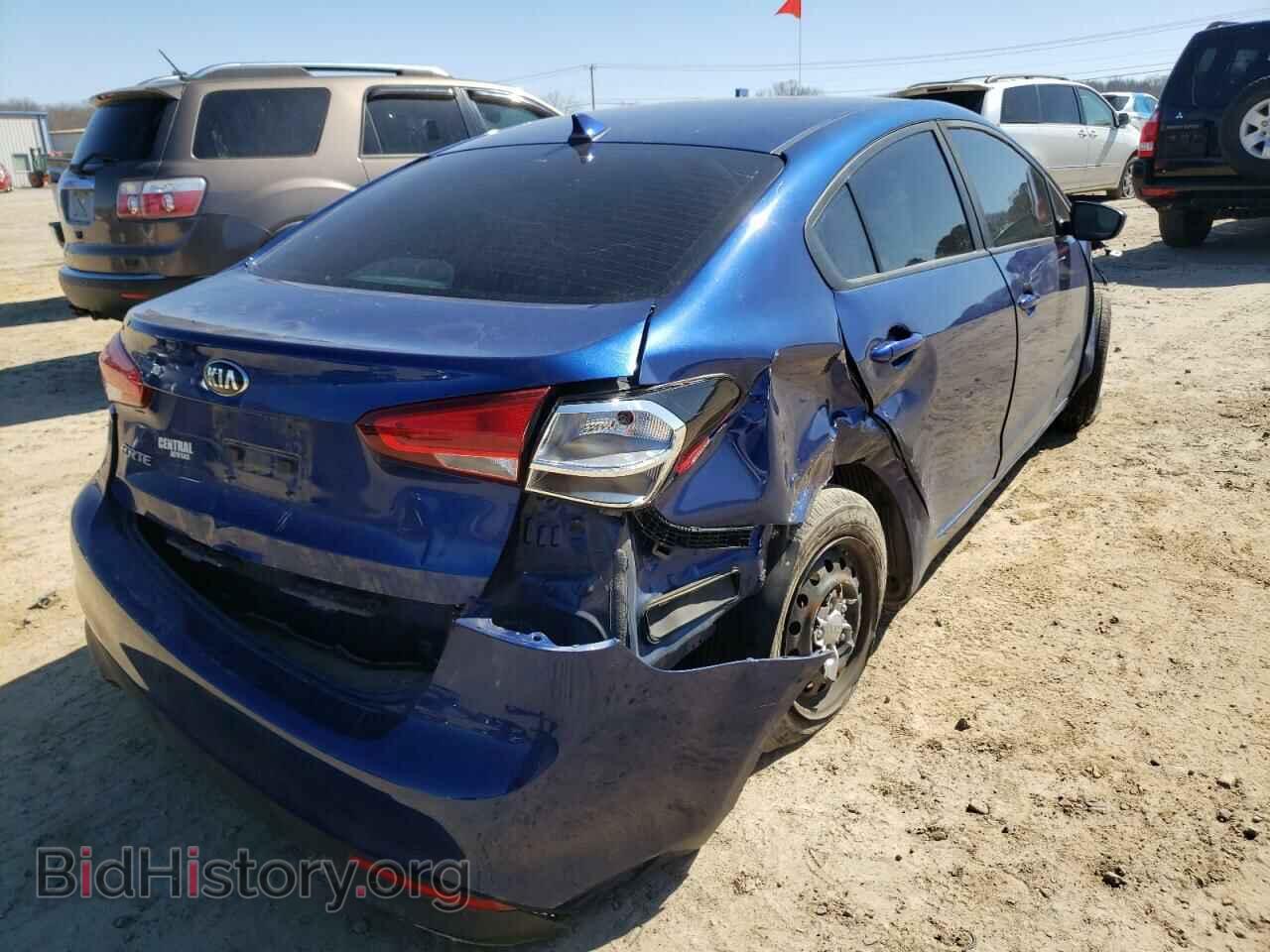 2017 KIA FORTE - VIN: 3KPFK4A74HE138540 - Photo 4