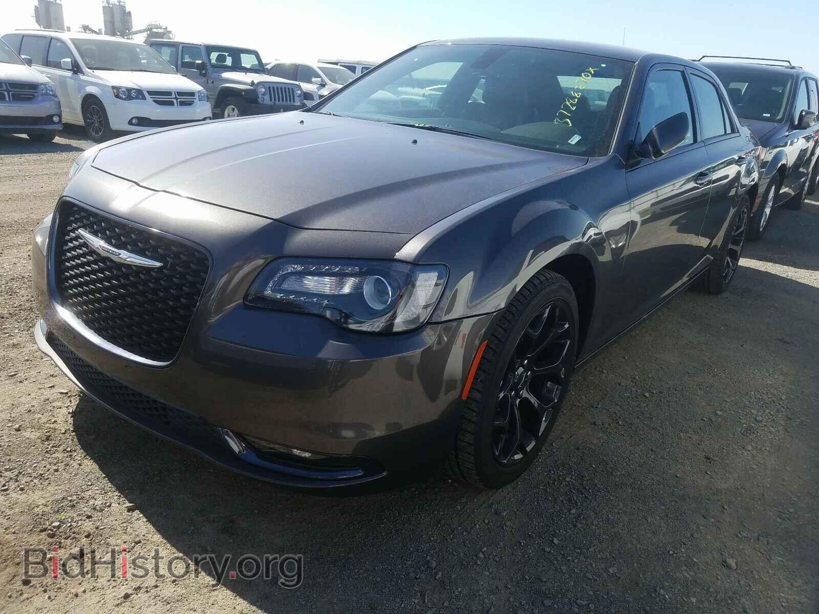 2019 CHRYSLER 300 - VIN: 2C3CCABG9KH538848 - Фото 2