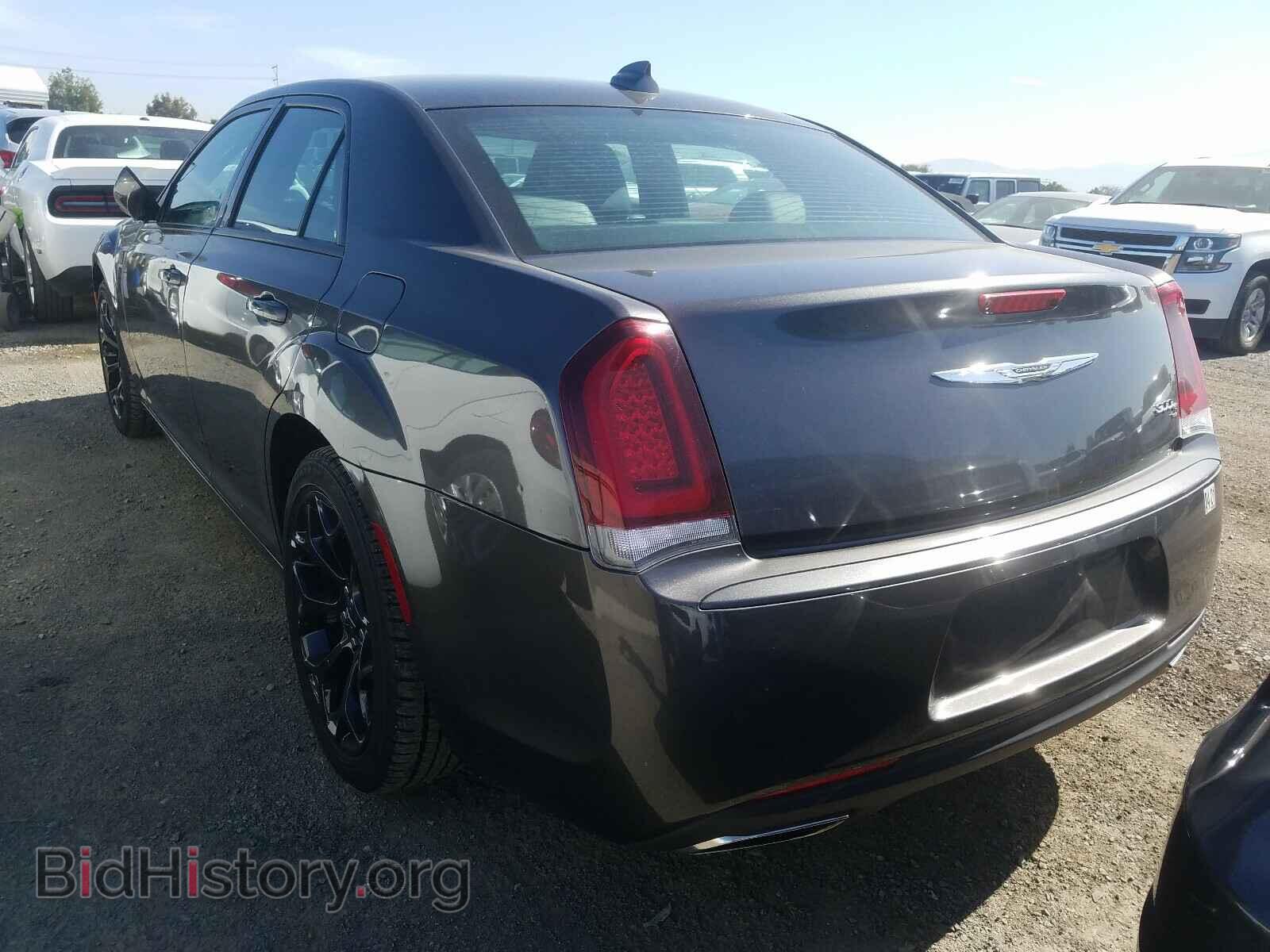 2019 CHRYSLER 300 - VIN: 2C3CCABG9KH538848 - Фото 3
