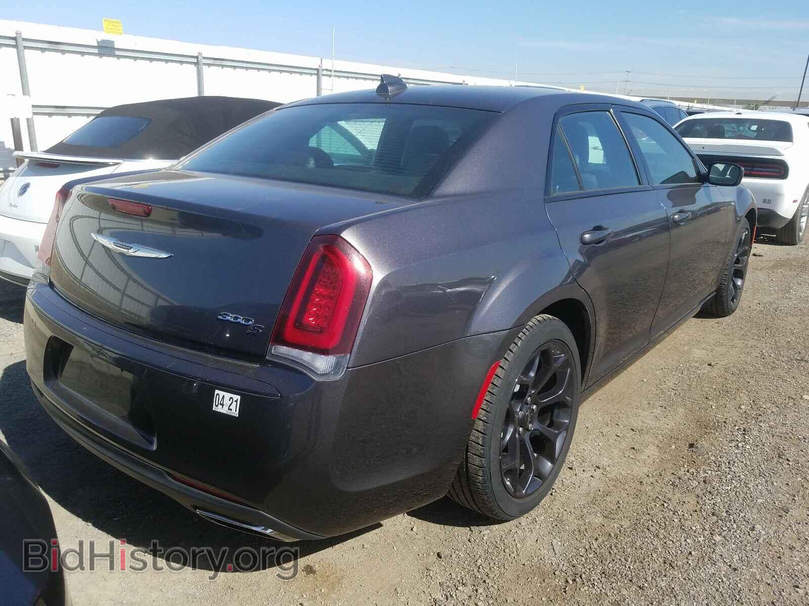 2019 CHRYSLER 300 - VIN: 2C3CCABG9KH538848 - Фото 4