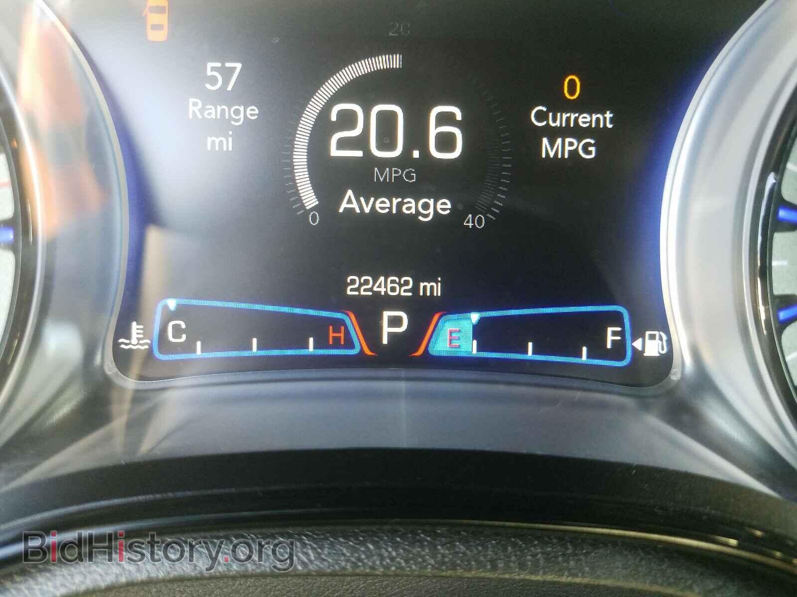 2019 CHRYSLER 300 - VIN: 2C3CCABG9KH538848 - Фото 8