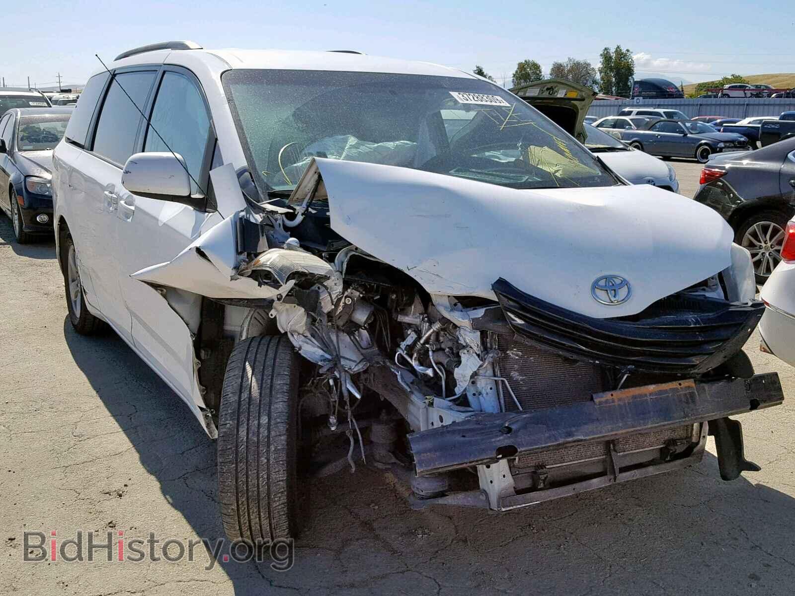 Фотография 5TDKK3DC7BS020920 - TOYOTA SIENNA LE 2011