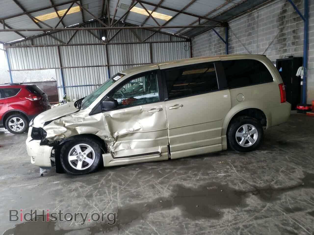 Photo 2D4RN4DE6AR231999 - DODGE CARAVAN 2010