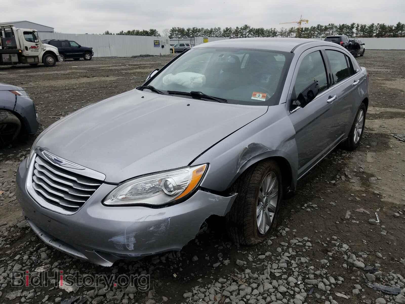 2013 CHRYSLER 200 - VIN: 1C3CCBCG4DN629878 - Фото 2