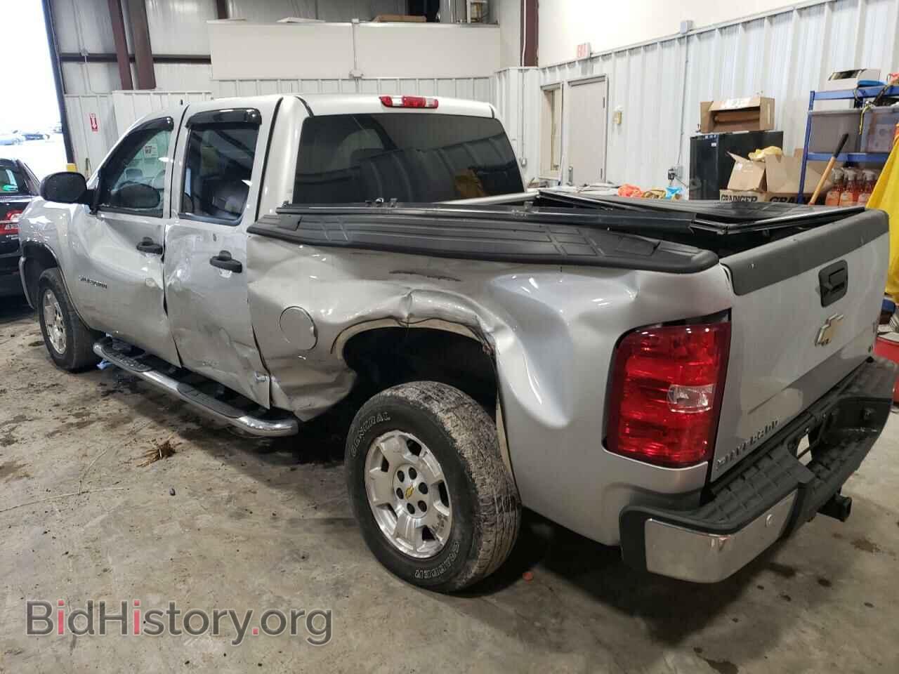 2011 CHEVROLET SILVERADO - VIN: 3GCPCSE00BG219890 - Фото 2