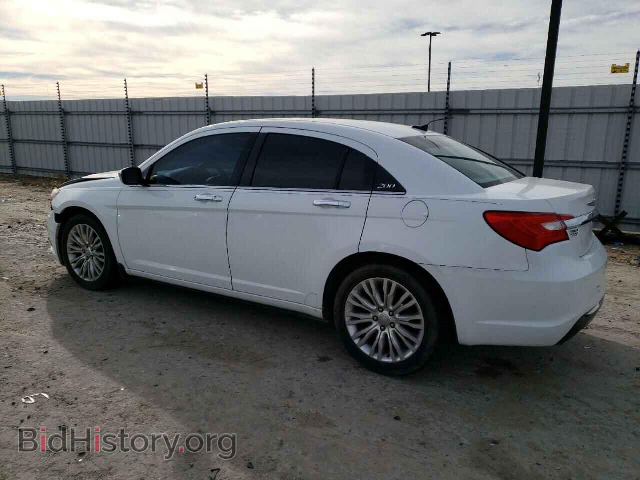 2011 CHRYSLER 200 - VIN: 1C3BC2FG7BN582477 - Фото 2