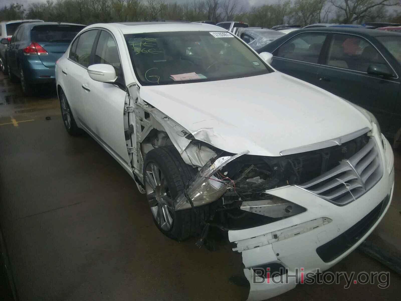 Photo KMHGC4DF6BU144977 - HYUNDAI GENESIS 2011