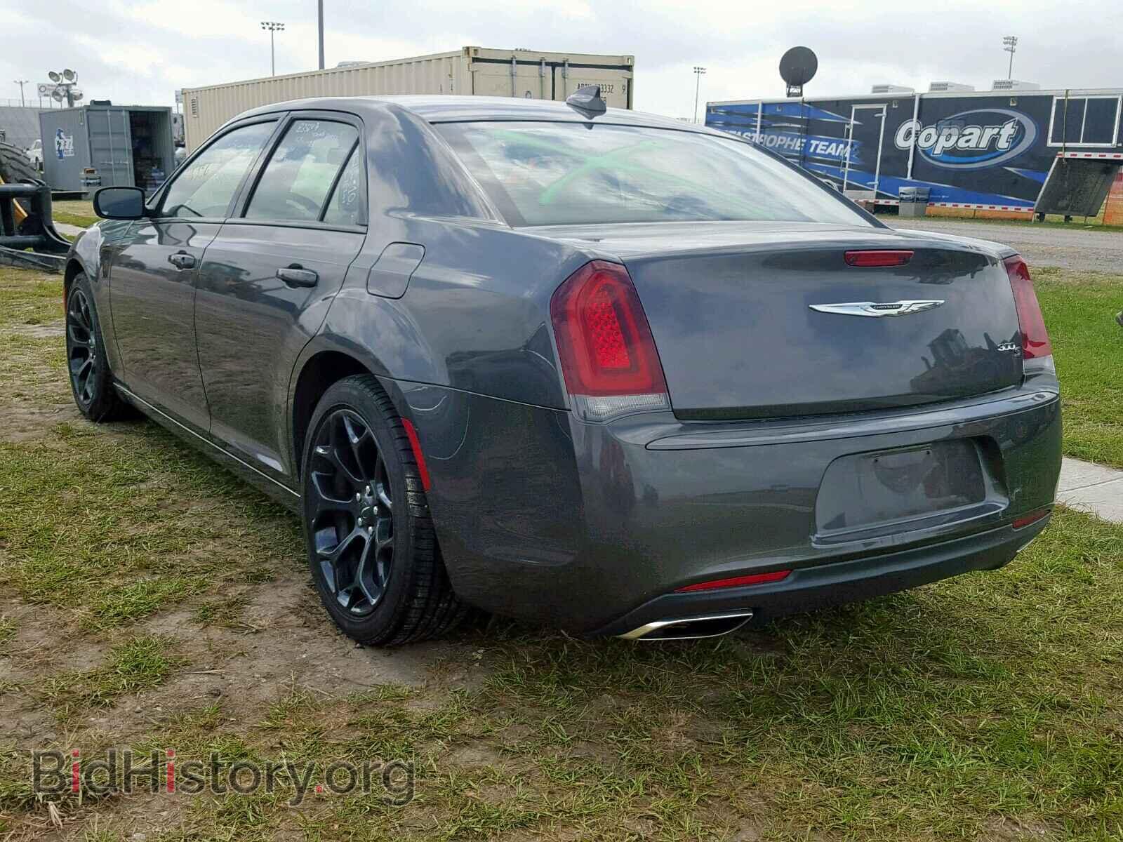2019 CHRYSLER 300 - VIN: 2C3CCABG1KH559418 - Фото 3