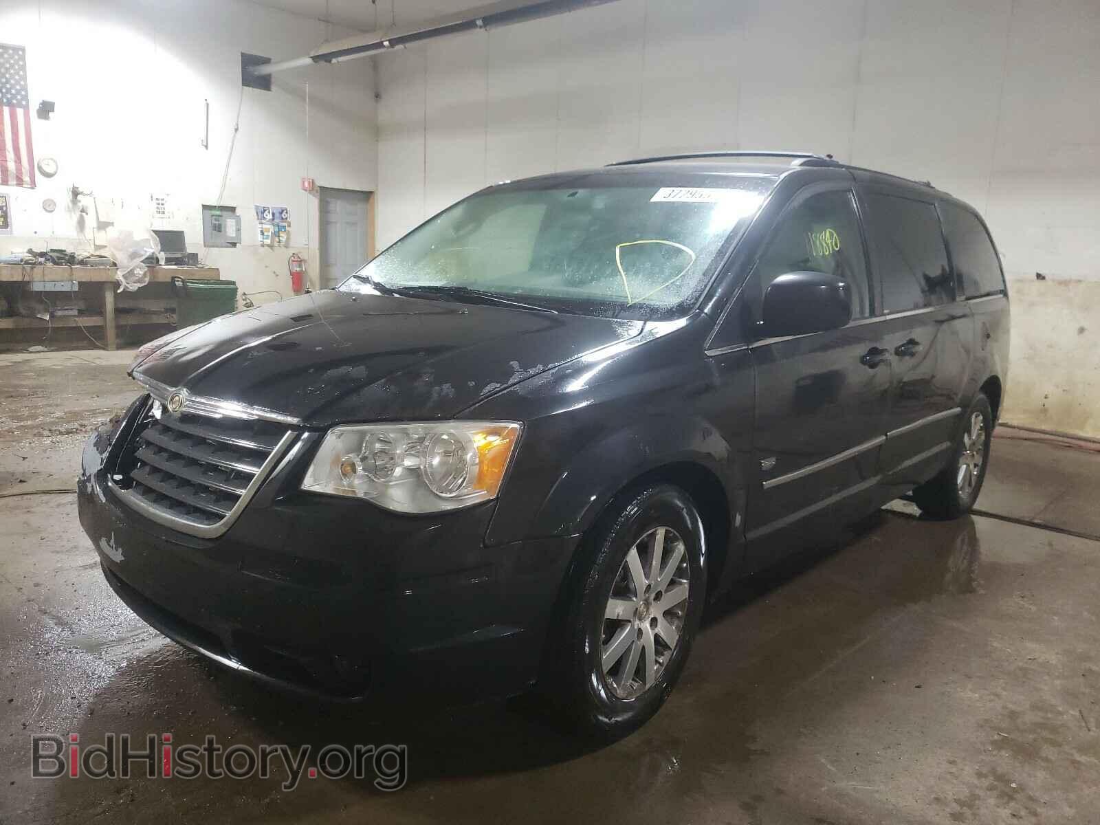 2009 CHRYSLER MINIVAN - VIN: 2A8HR54159R653864 - Фото 2