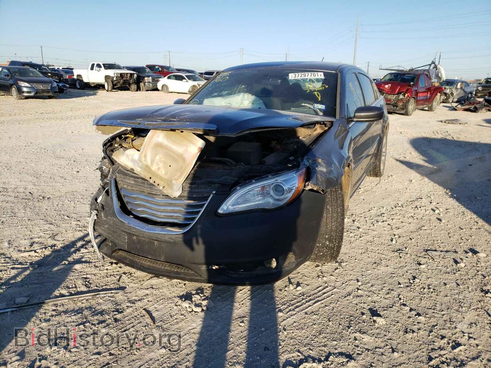 2012 CHRYSLER 200 - VIN: 1C3CCBAG7CN228603 - Фото 2