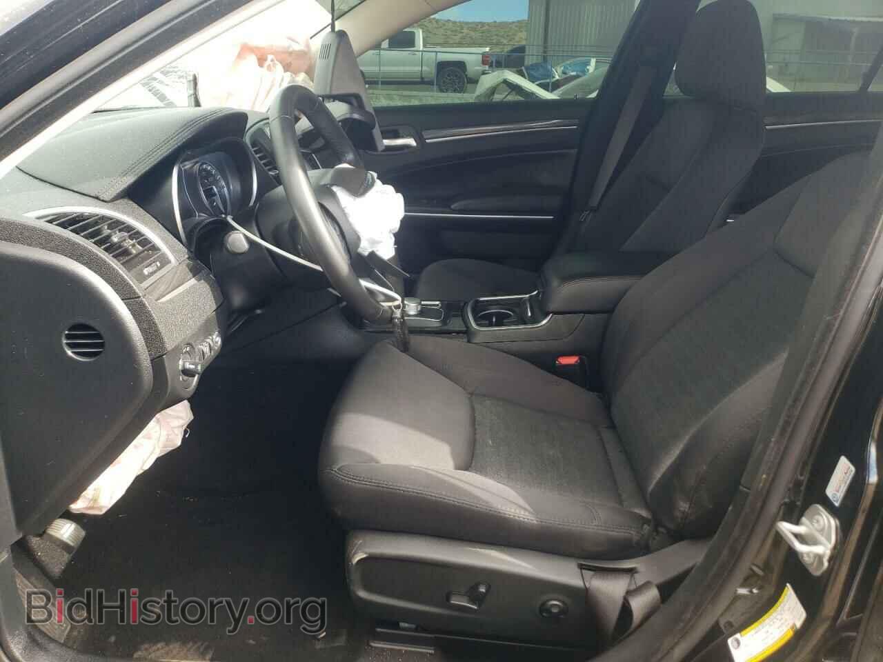 2019 CHRYSLER 300 - VIN: 2C3CCAAG9KH755429 - Фото 7